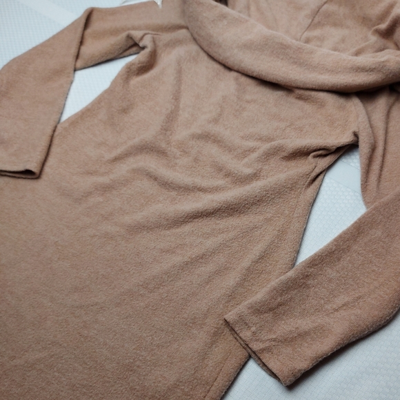 Rue21 Off Shoulder Sweater Dress Tag says Medium but fits more like a Small - Picture 6 of 7